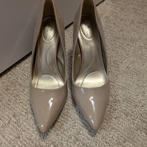 Bandolino Women's Cream Pumps
